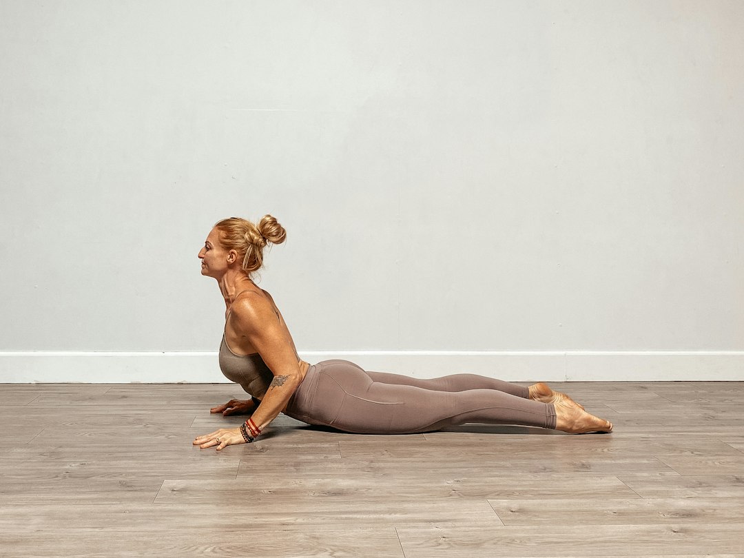 Cobra pose yoga: zo voer je bhujangasana correct uit