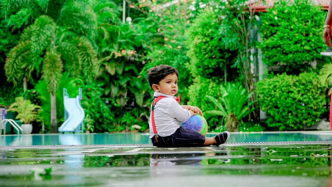 Happy baby pose yoga: zo doe je hem goed en dit levert het op